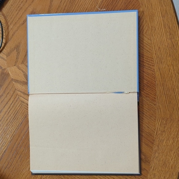 Annie's Attic, Ltd Annie's Favorite Crochet Doll Hardback Book 1997 - Picture 3 of 9